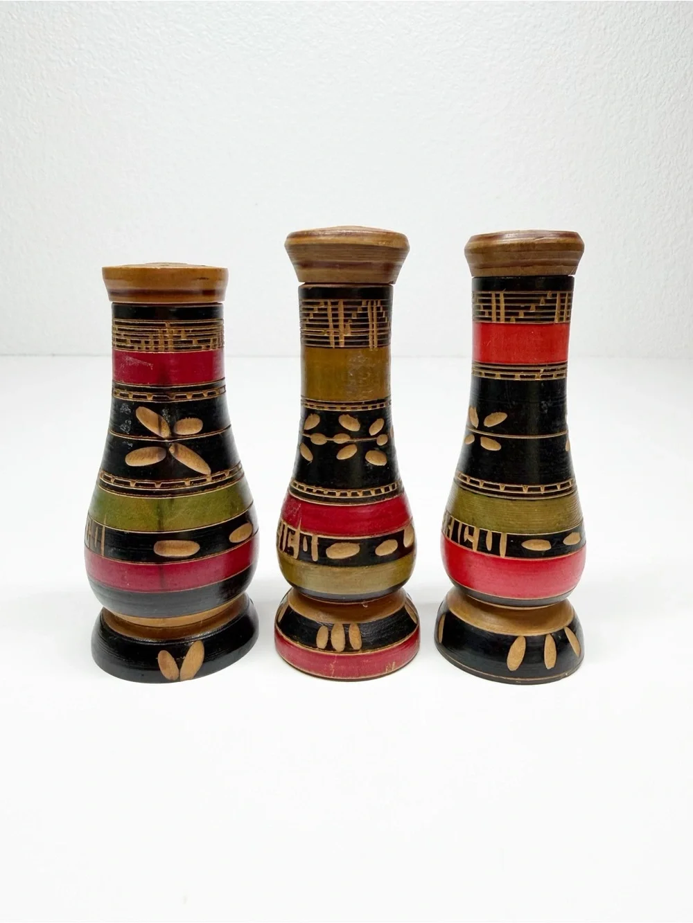 Vintage Mexico Wood Carved Hand Painted Shaker Set